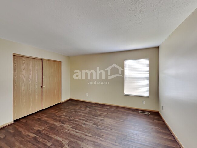 Building Photo - 8150 Creekstone Ln
