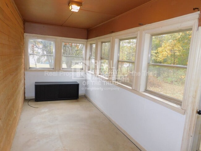 Building Photo - 8521 Richardsonwood Rd