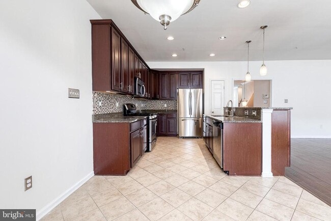 Building Photo - 7558 Stoney Run Dr