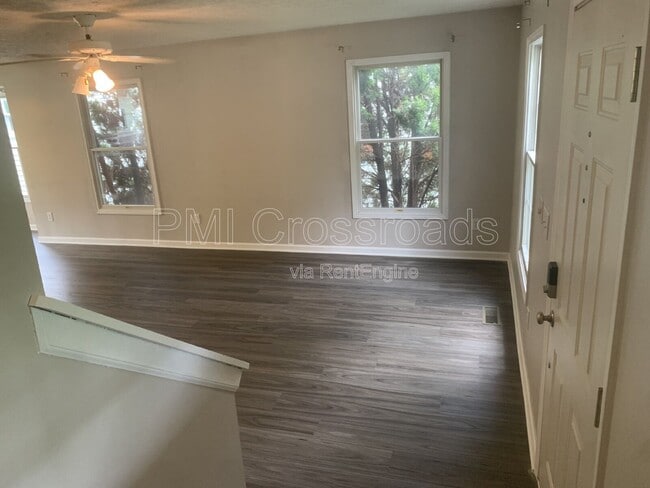 Building Photo - 8620 Olenbrook Dr