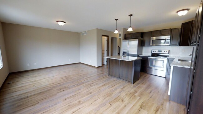Building Photo - 708 S Deer Hvn St