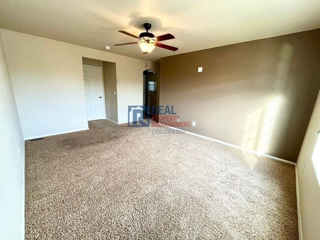 Building Photo - 10276 Deer Meadow Cir