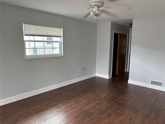 Building Photo - 307 Flamingo Rd