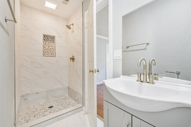 Building Photo - 12214 Cypresswood Dr