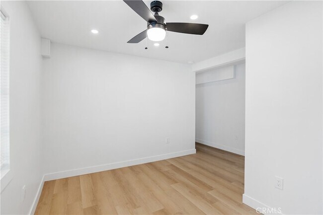 Building Photo - 274 Cliff Dr