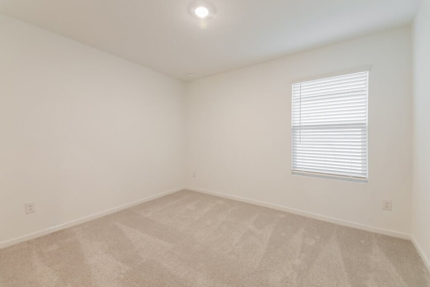 Building Photo - 1040 Calley Pear Trl