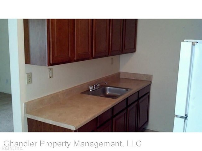 Building Photo - 318 E Little Creek Rd