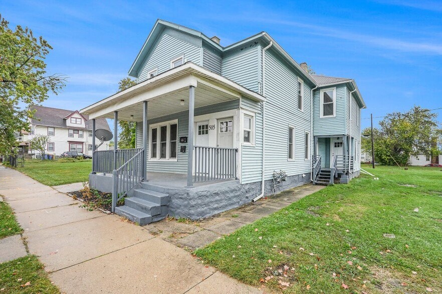 Building Photo - 505 La Grave Ave SE