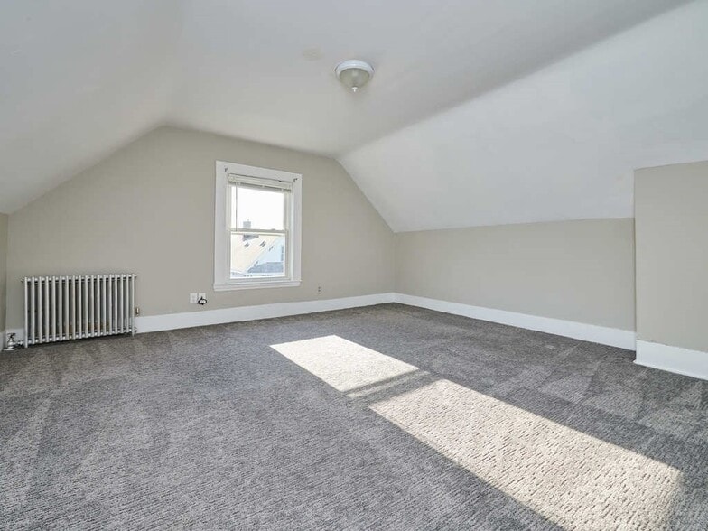 Building Photo - 357 K St