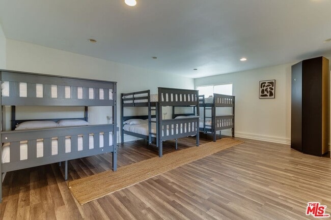 Building Photo - 11257 Collett Ave