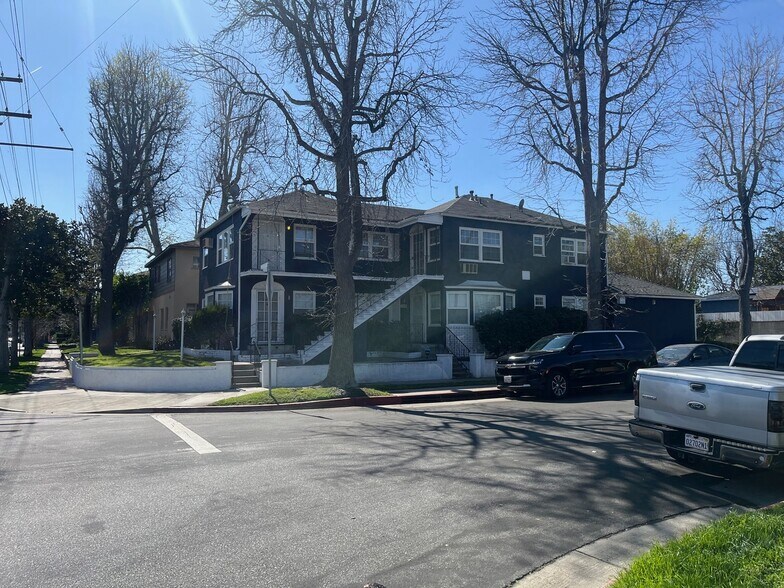Primary Photo - 5057 Cahuenga Blvd