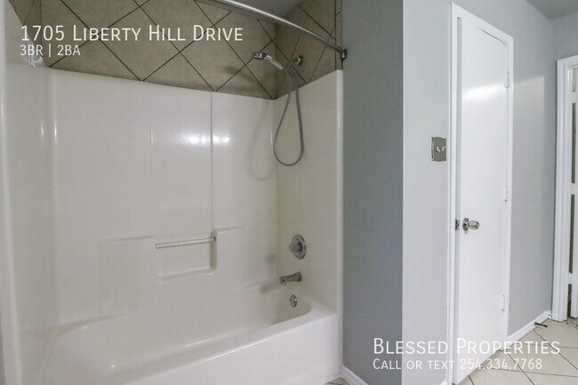 Building Photo - 1705 Liberty Hill Dr