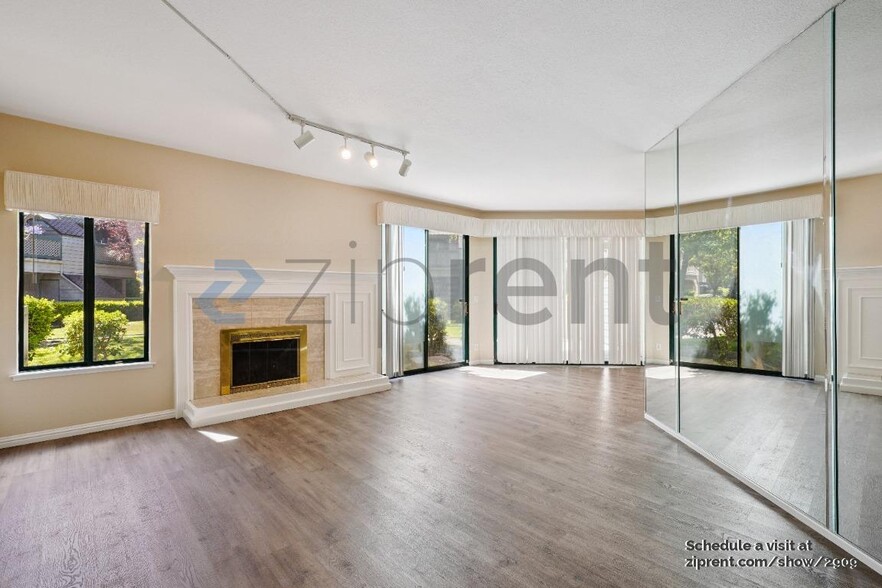 Building Photo - 25 Cove Ln