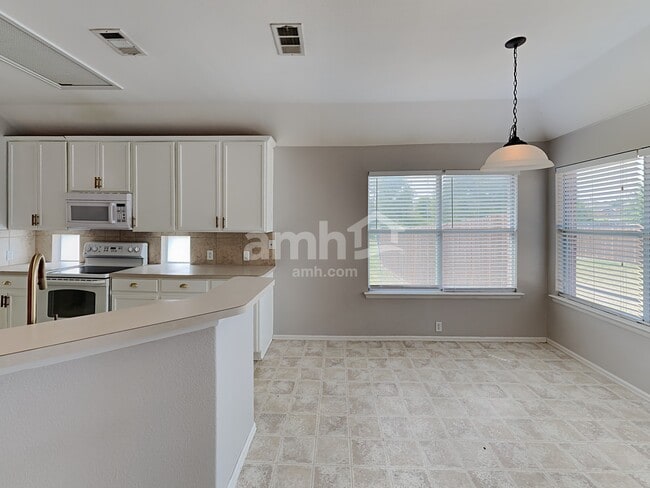 Building Photo - 646 Spanish Oak Ct