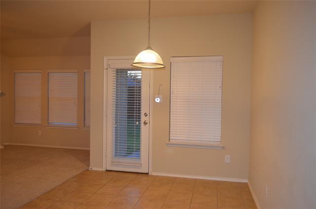 Building Photo - 9604 Sleepy Hollow Dr