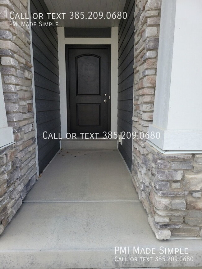 Building Photo - Spacious 4-Bedroom Townhome in Bluffdale