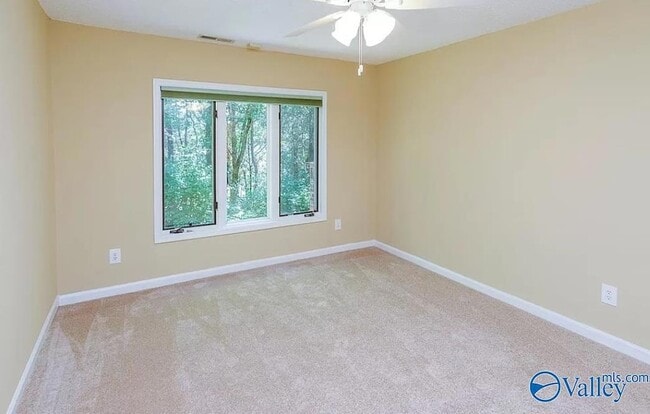 Building Photo - 207 Mountain Rdg Dr NE