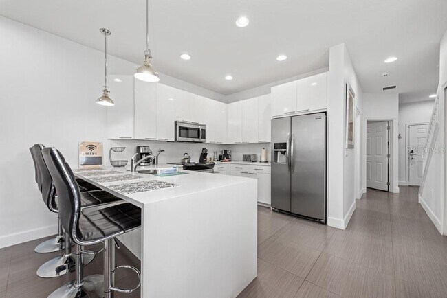 Building Photo - 17401 Placidity Ave