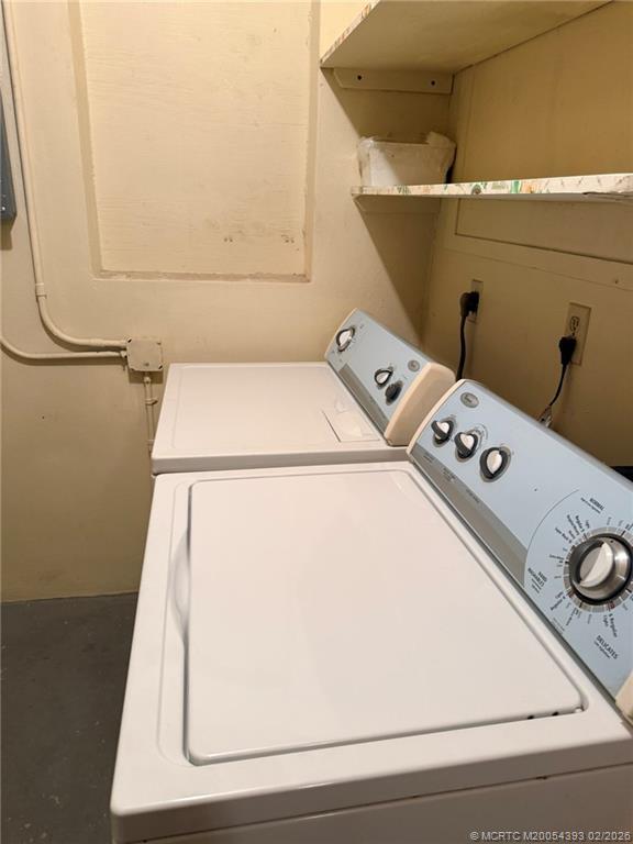 Building Photo - 2417 NW Holiday Ct