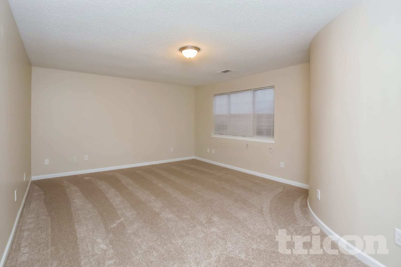 Building Photo - 5002 Ceylon Dr