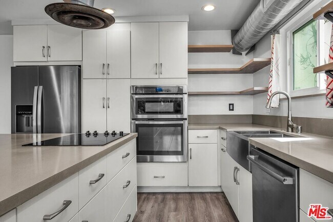 Building Photo - 164 63rd Ave