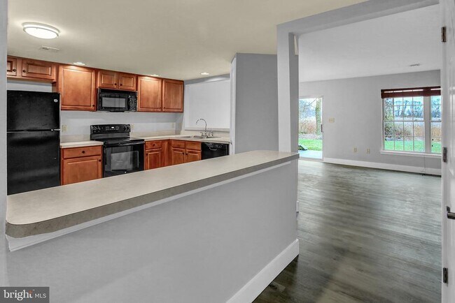 Building Photo - 344 Stonehedge Ln