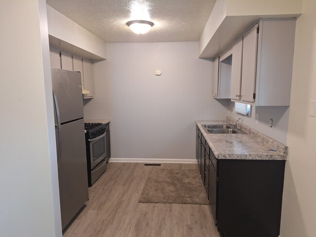 Building Photo - 311 W Rogers St