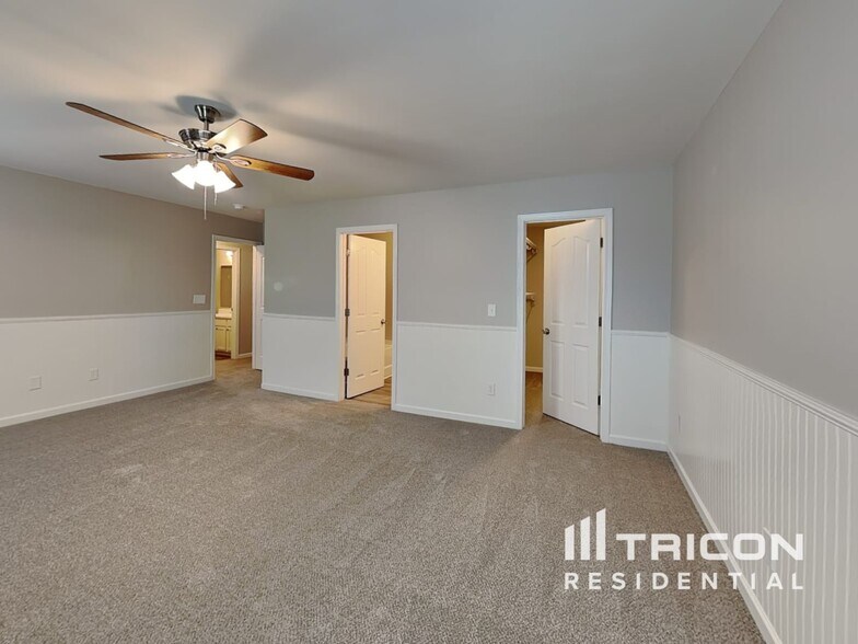 Building Photo - 937 Anchor Way NE