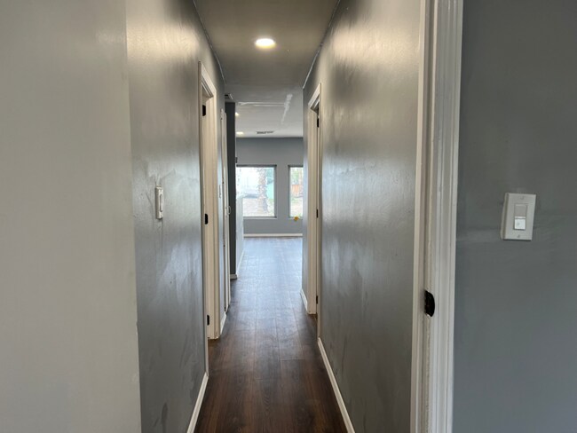 Building Photo - 7300 N 51st Ave