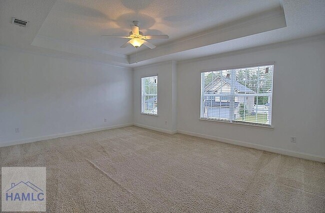 Building Photo - 188 Grandview Dr