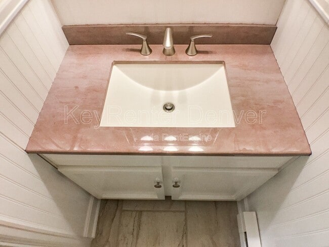 Building Photo - 7012 S Eudora St