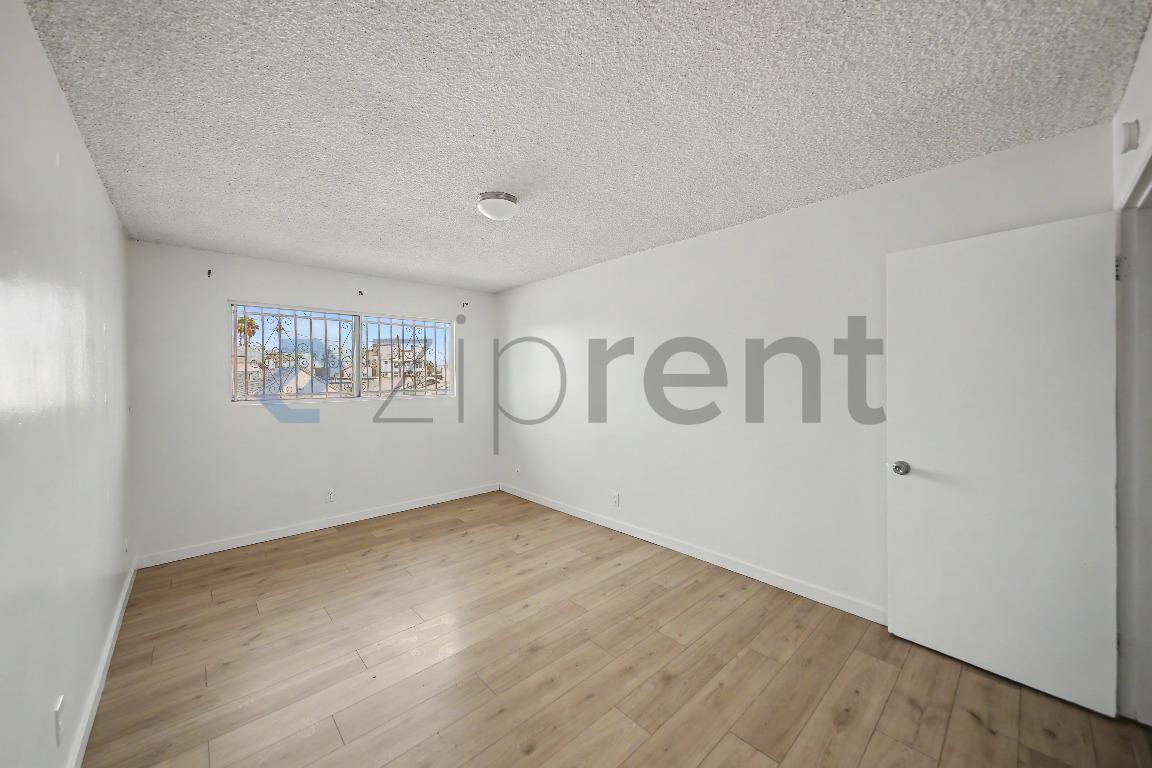 Building Photo - Unit C