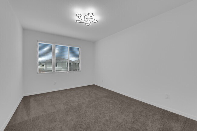Building Photo - 10239 Estancia Hl St