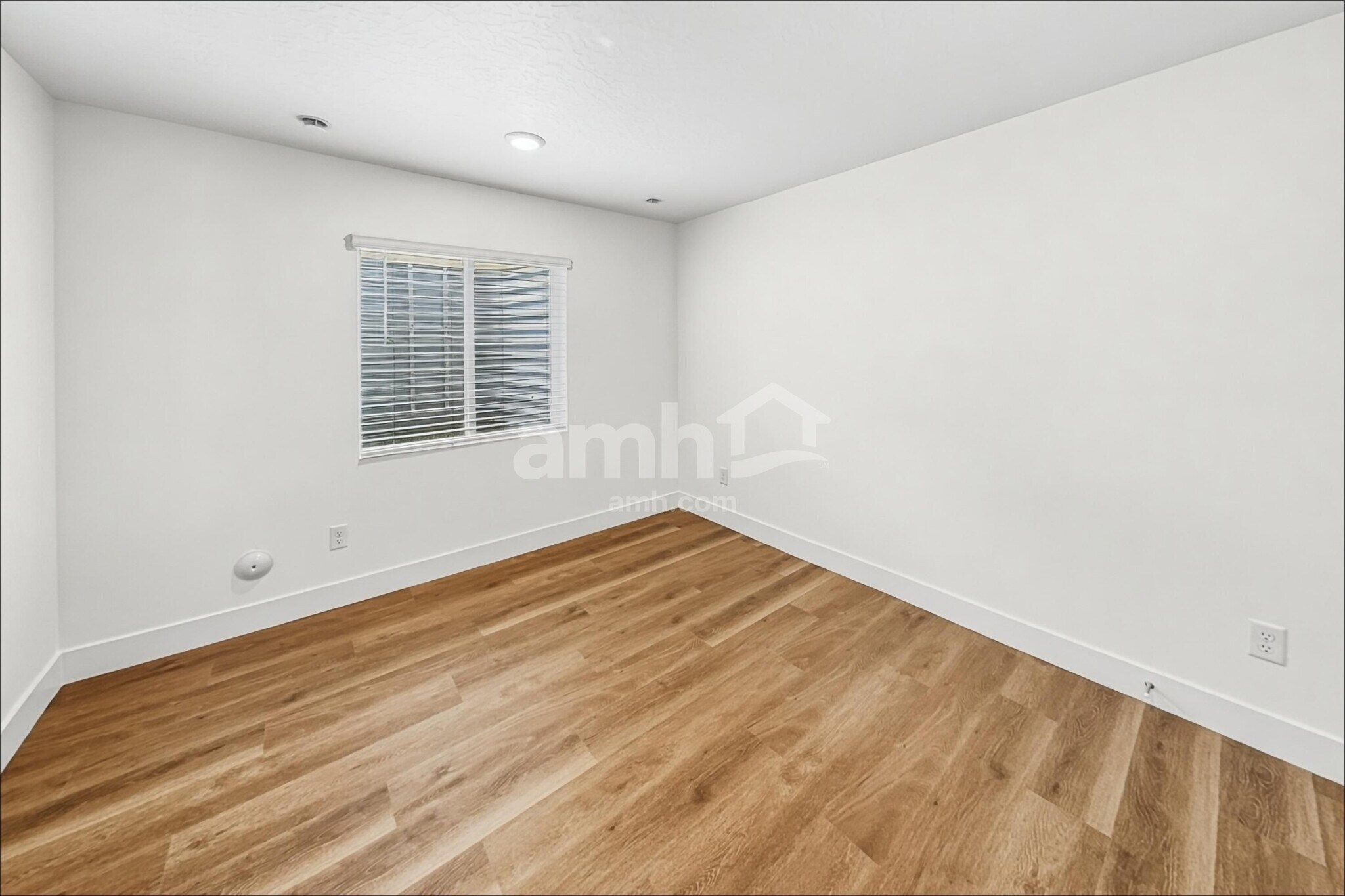 Building Photo - 5499 Damfield Ln