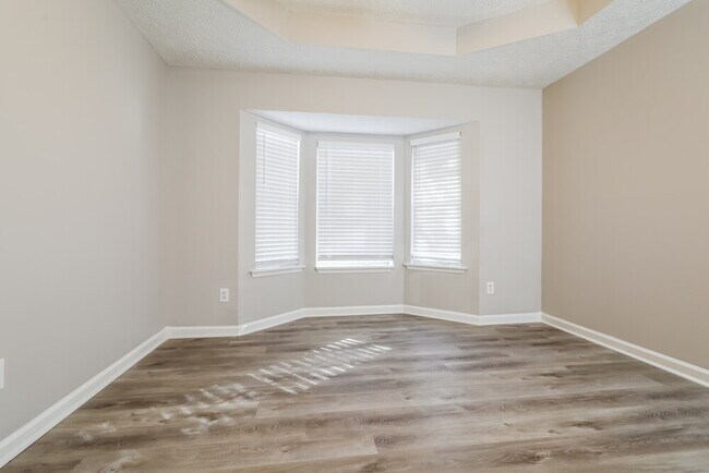 Building Photo - 692 Fair Harbor Dr