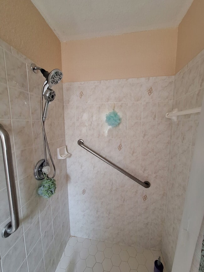 Building Photo - Turnkey Furnished Pool home in Rotonda West