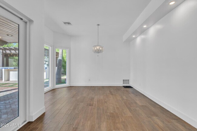 Building Photo - 10424 E Cannon Dr