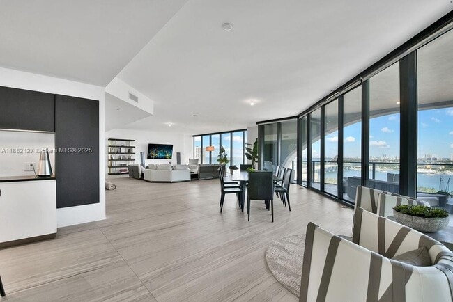 Building Photo - 1000 Biscayne Blvd