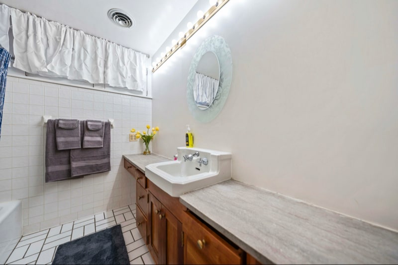 Building Photo - 383 Oxford St