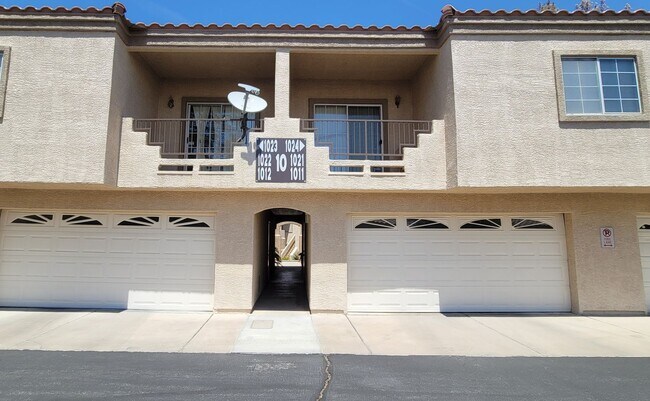 Building Photo - Henderson: Modern 2 Bed/2 Bath Condo with 2 Car Garage, Community Pool, Spa, and Clubhouse