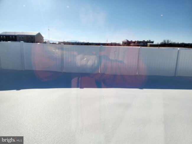 Building Photo - 327 Baker Dr