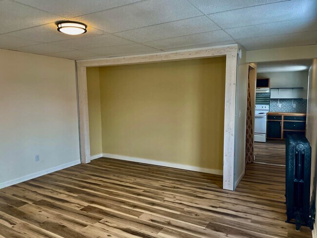 Building Photo - 702 S Washington Ave