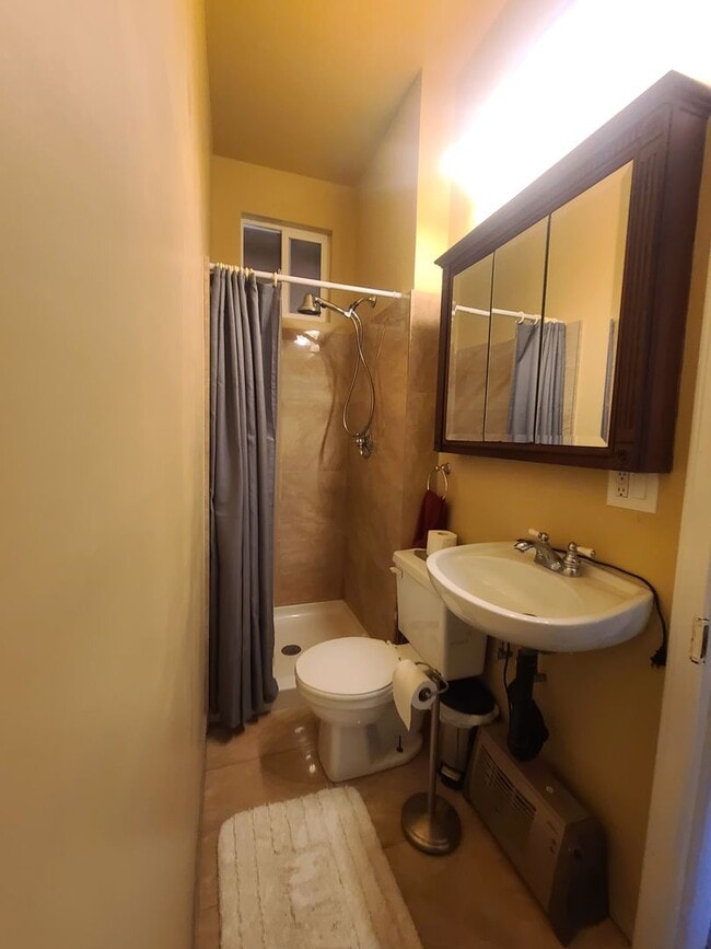 Building Photo - Great home in Dallas
