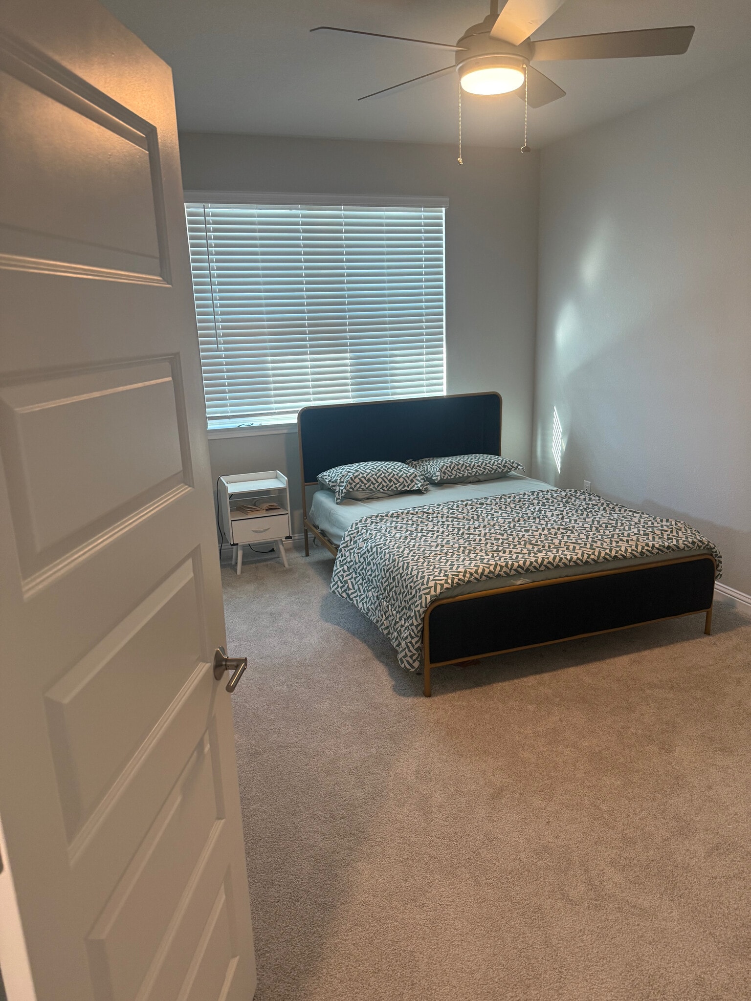 Building Photo - Room in House on Hamadryas Dr