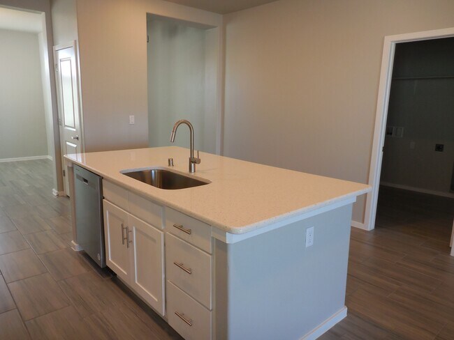 Building Photo - 833 Paseo Dulce Ave