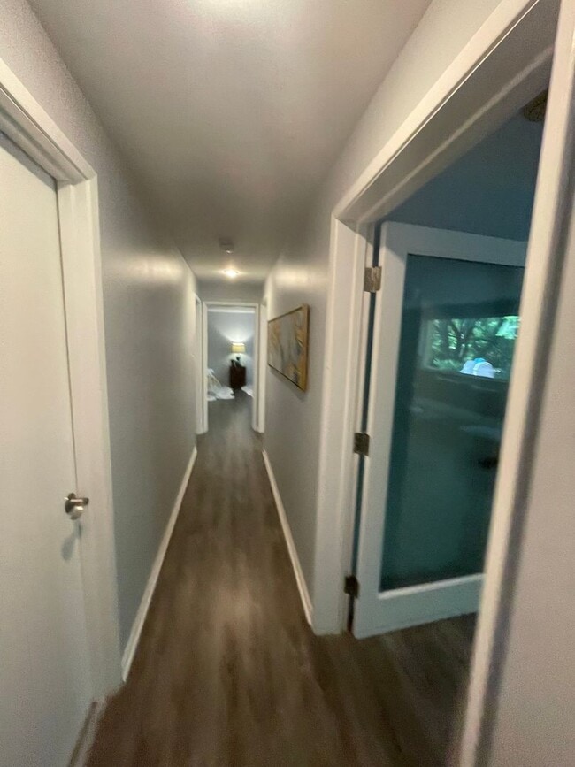 Building Photo - Mid-Century Gregory Heights 4 bedroom 2.25...