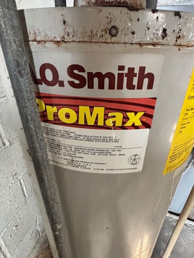 Building Photo - 925 Stanley Ave