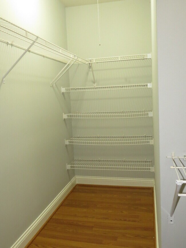 Building Photo - 43 Foxcroft Rd