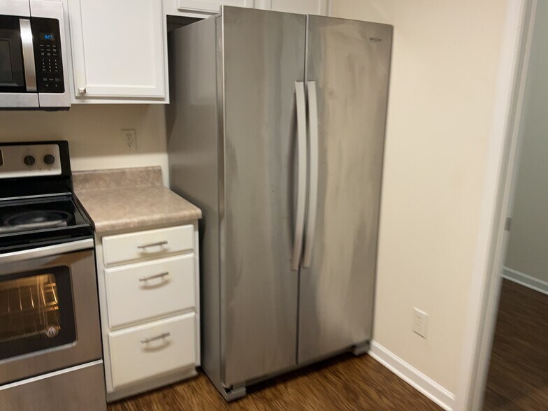 Building Photo - 7005 Sunman Rd