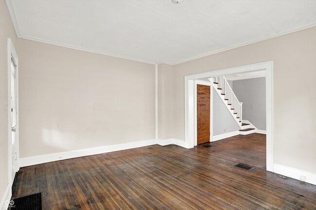 Building Photo - 628 N Riley Ave